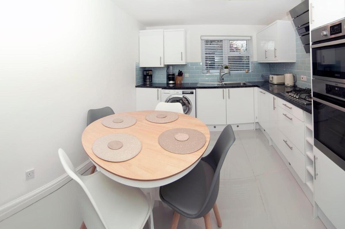 Appartamento Luxurious Zone 2, One Stop Bridge! Londra